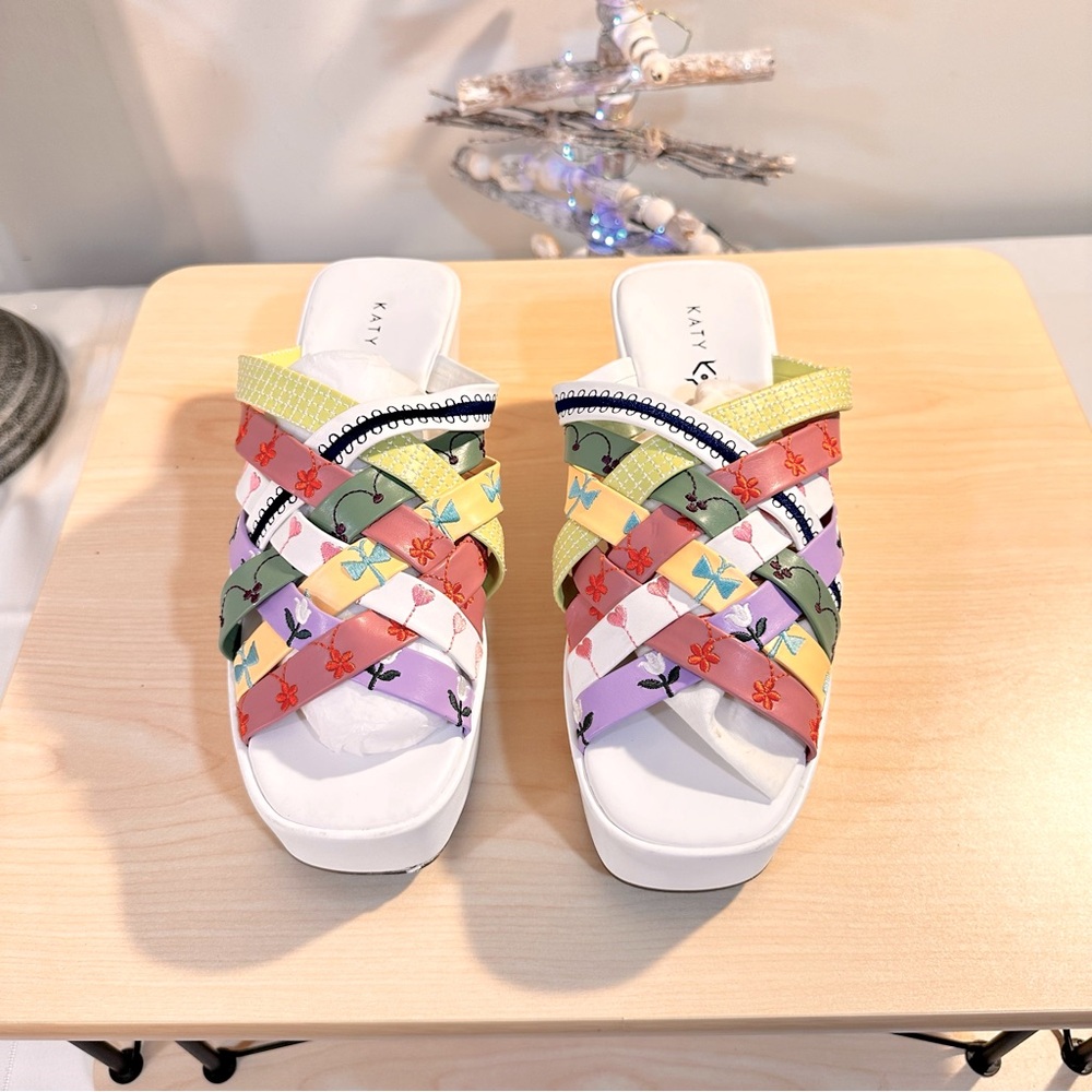 Katie Perry Slide Sandals Size 9